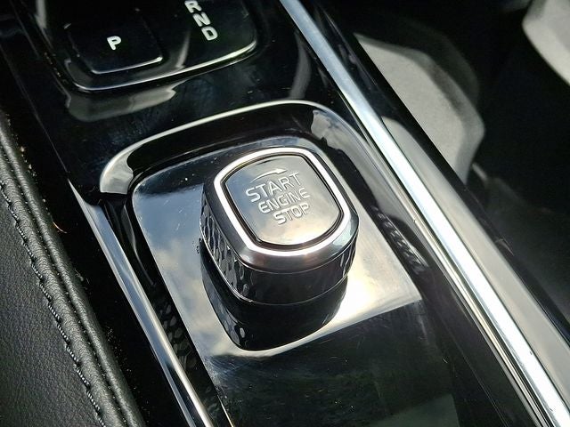 2023 Volvo S60 Recharge Plug-In Hybrid T8 Plus Dark Theme