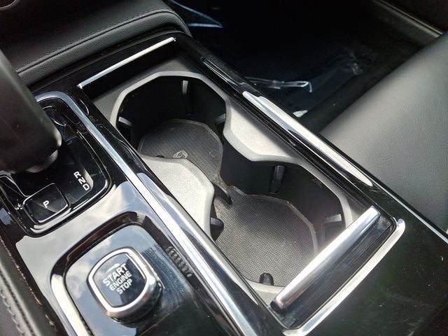 2023 Volvo S60 Recharge Plug-In Hybrid T8 Plus Dark Theme