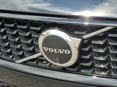 2023 Volvo S60 Recharge Plug-In Hybrid T8 Plus Dark Theme