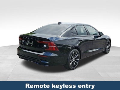 2023 Volvo S60 Recharge Plug-In Hybrid T8 Plus Dark Theme
