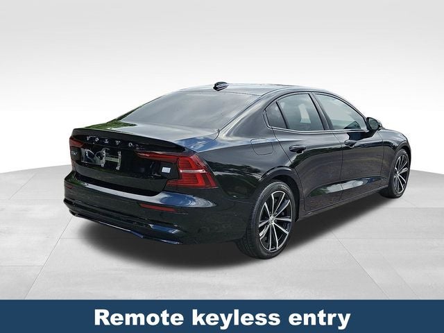 2023 Volvo S60 Recharge Plug-In Hybrid T8 Plus Dark Theme