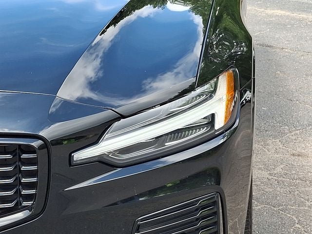 2023 Volvo S60 Recharge Plug-In Hybrid T8 Plus Dark Theme