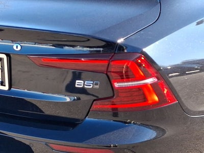 2024 Volvo S60 B5 Core Dark Theme