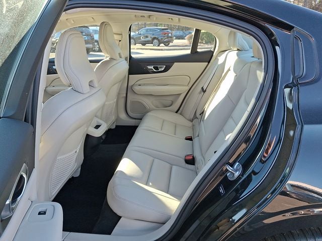 2024 Volvo S60 B5 Core Dark Theme