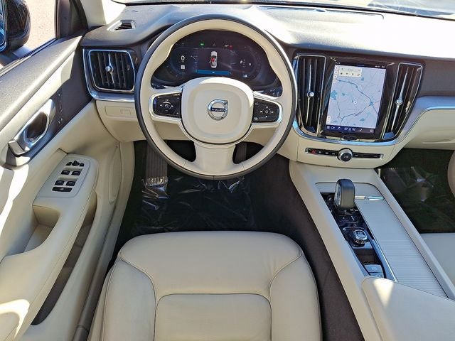 2024 Volvo S60 B5 Core Dark Theme