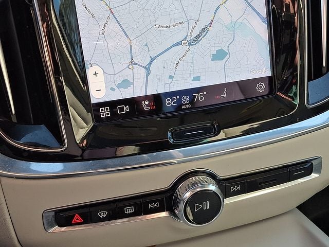 2024 Volvo S60 B5 Core Dark Theme