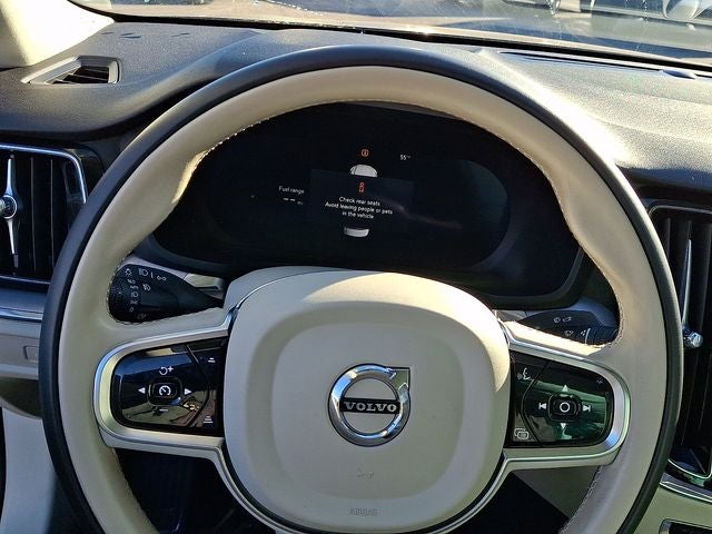 2024 Volvo S60 B5 Core Dark Theme