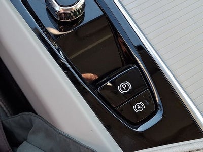 2024 Volvo S60 B5 Core Dark Theme