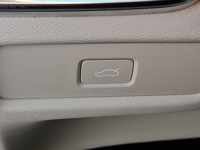 2024 Volvo S60 B5 Core Dark Theme