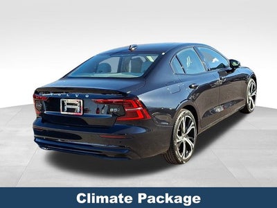 2024 Volvo S60 B5 Core Dark Theme