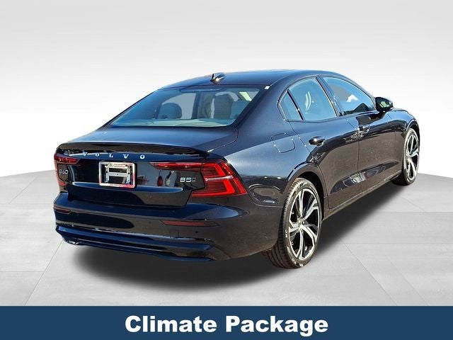 2024 Volvo S60 B5 Core Dark Theme