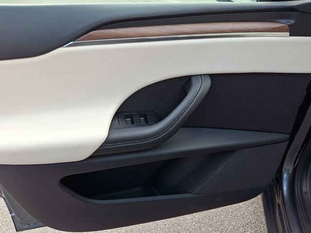 2023 Tesla Model X Standard Range