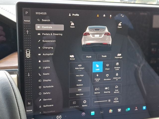 2023 Tesla Model X Standard Range