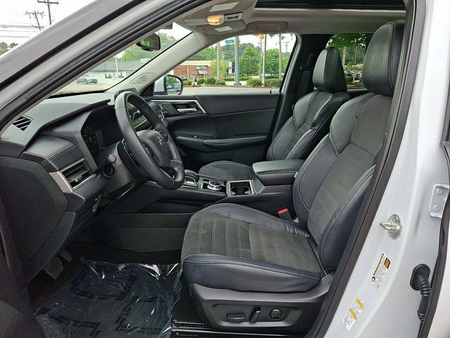 2023 Mitsubishi Outlander SE