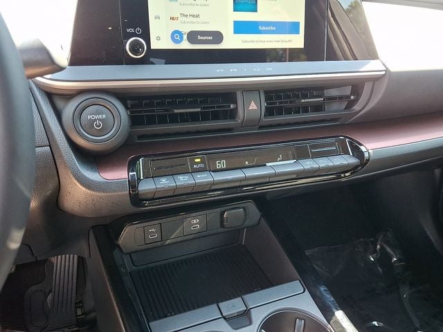 2025 Toyota Prius Plug-In Hybrid SE