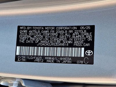2025 Toyota Prius Plug-In Hybrid SE