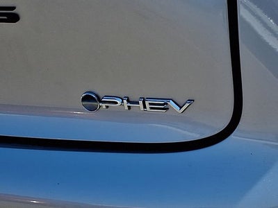 2025 Toyota Prius Plug-In Hybrid SE