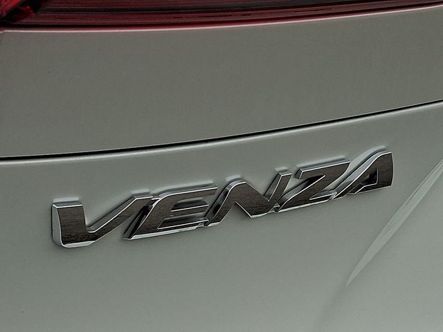 2024 Toyota Venza LE