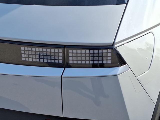 2024 Hyundai IONIQ 5 SE Standard Range