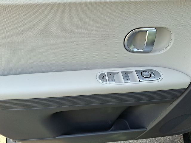 2024 Hyundai IONIQ 5 SE Standard Range