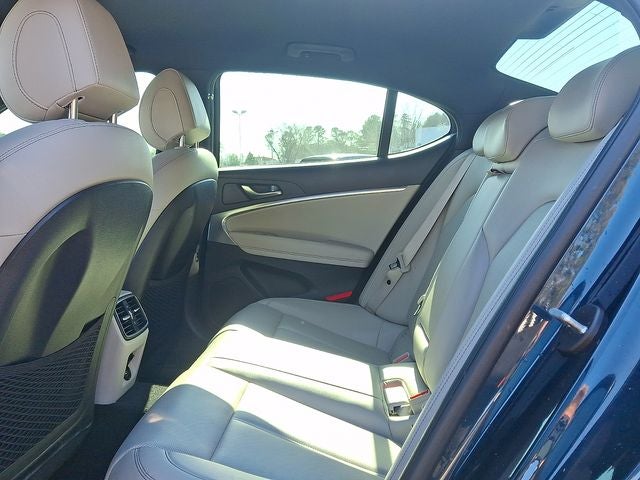 2022 Genesis G70 2.0T