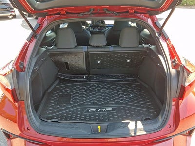 2022 Toyota C-HR XLE