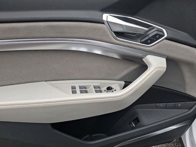 2024 Audi Q8 Sportback e-tron Prestige S line quattro