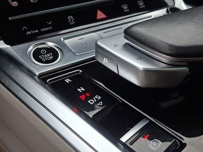 2024 Audi Q8 Sportback e-tron Prestige S line quattro