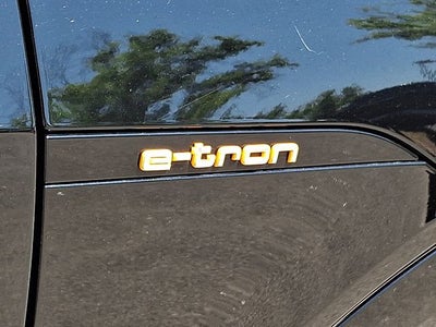 2019 Audi e-tron Premium Plus quattro