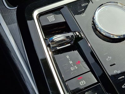 2025 BMW 7 Series 740i