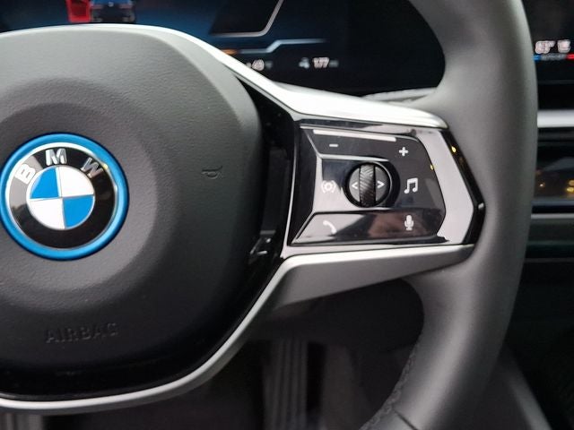 2025 BMW i5 eDrive40