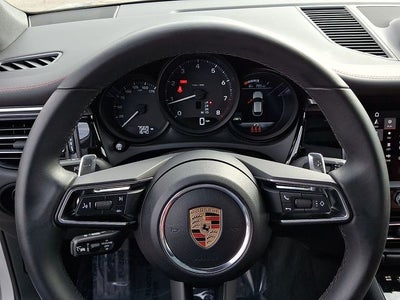 2025 Porsche Macan Base