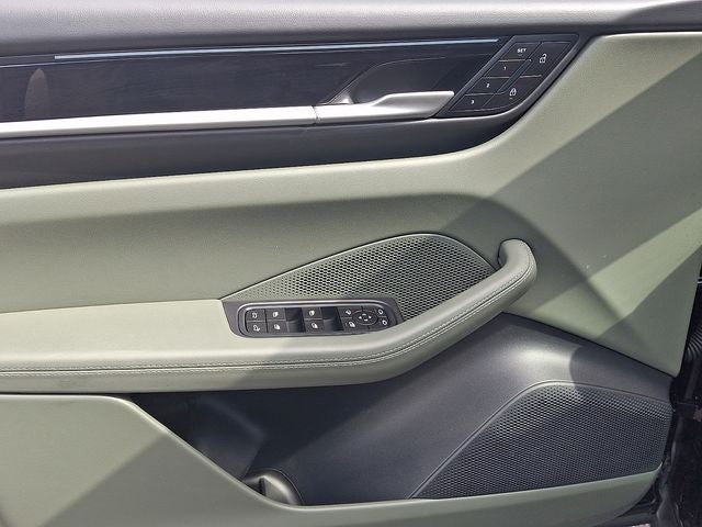 2024 Porsche Macan Electric 4