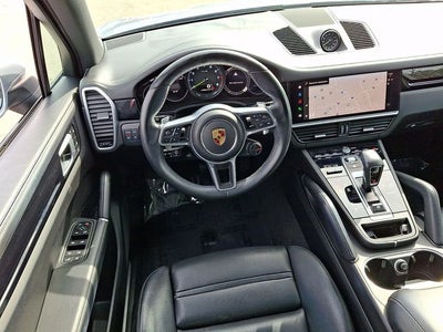 2022 Porsche Cayenne E-Hybrid Base