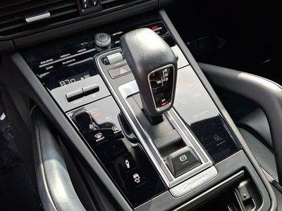 2022 Porsche Cayenne E-Hybrid Base