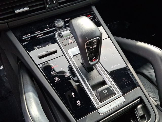 2022 Porsche Cayenne E-Hybrid Base