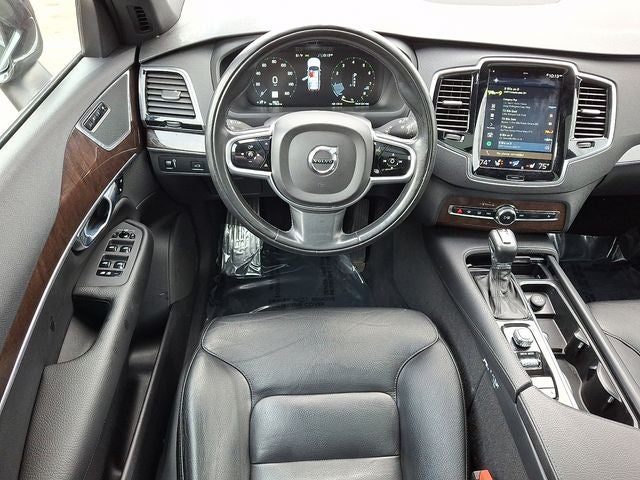 2018 Volvo XC90 T6 Momentum