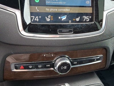 2018 Volvo XC90 T6 Momentum