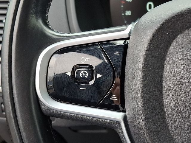 2018 Volvo XC90 T6 Momentum