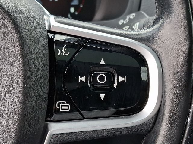 2018 Volvo XC90 T6 Momentum