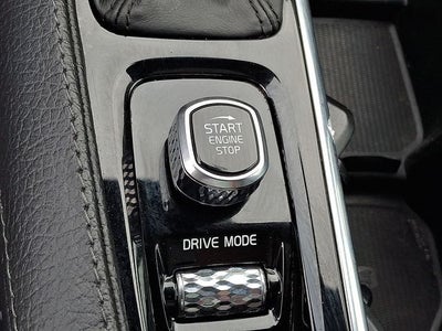 2018 Volvo XC90 T6 Momentum