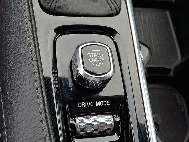 2018 Volvo XC90 T6 Momentum