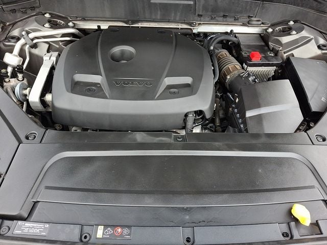 2018 Volvo XC90 T6 Momentum