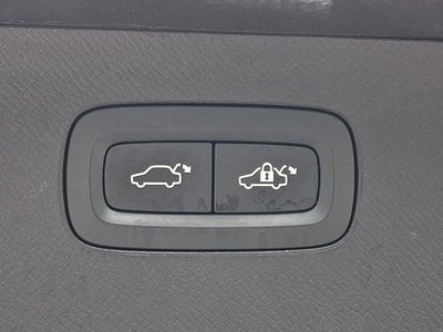 2018 Volvo XC90 T6 Momentum