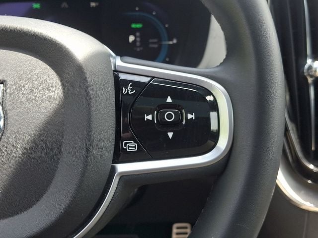 2022 Volvo XC60 Recharge Plug-In Hybrid T8 R-Design