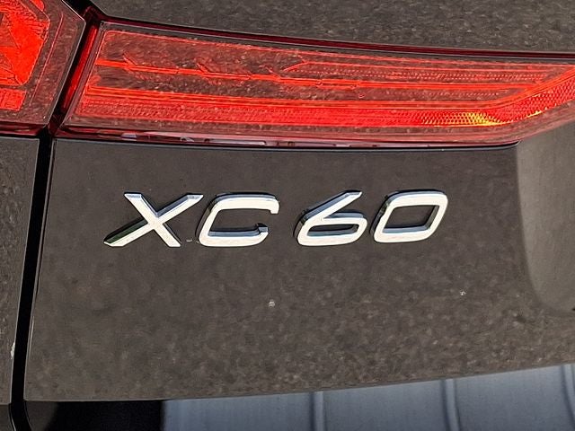 2022 Volvo XC60 Recharge Plug-In Hybrid T8 R-Design