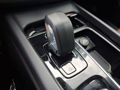 2023 Volvo XC60 Recharge Plug-In Hybrid T8 Plus Dark Theme