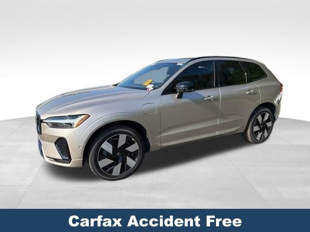 2023 Volvo XC60 Recharge Plug-In Hybrid T8 Plus Dark Theme