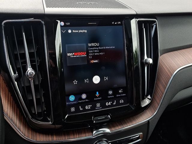 2023 Volvo XC60 Recharge Plug-In Hybrid T8 Plus Dark Theme