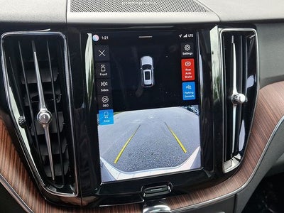 2023 Volvo XC60 Recharge Plug-In Hybrid T8 Plus Dark Theme